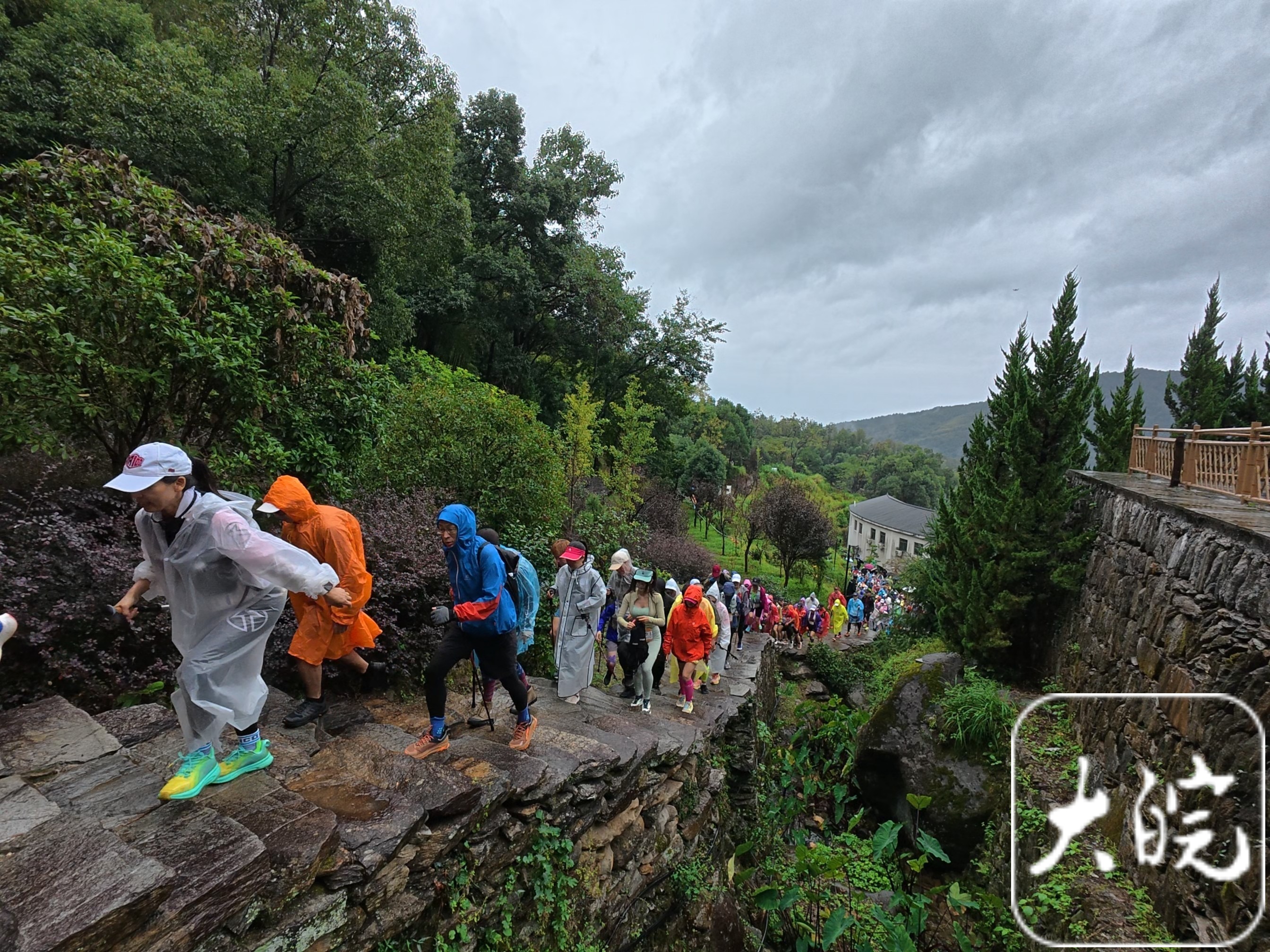 山径赛, 核心亮点, 结合了景区